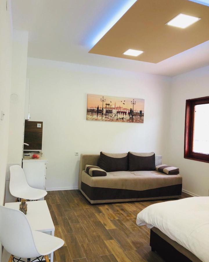 טיינטישטה Apartmani Sarovic מראה חיצוני תמונה
